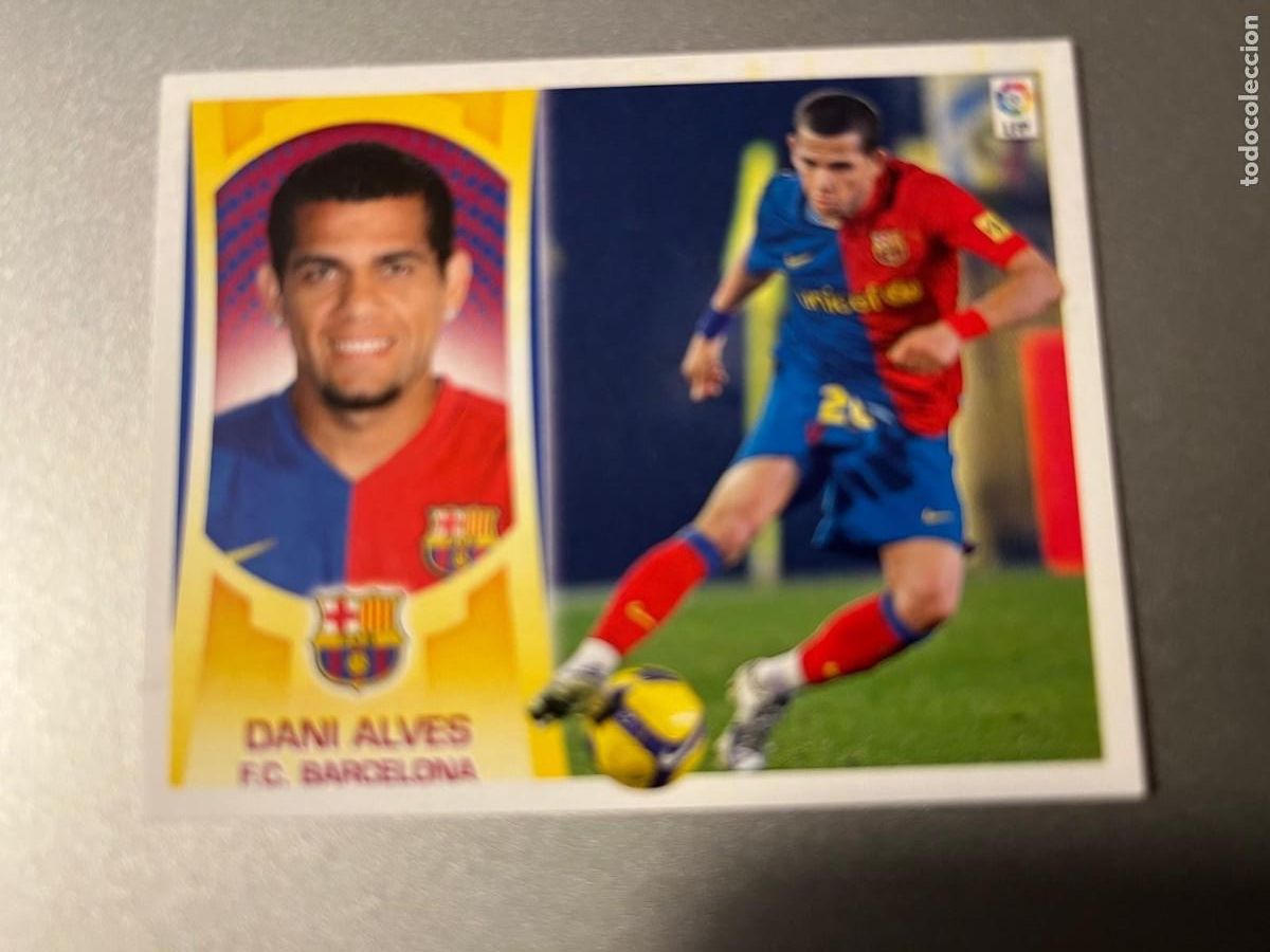 Figurine di Calcio: N&ordm; 3 DANI ALVES F.C. BARCELONA ESTE LIGA 09 10