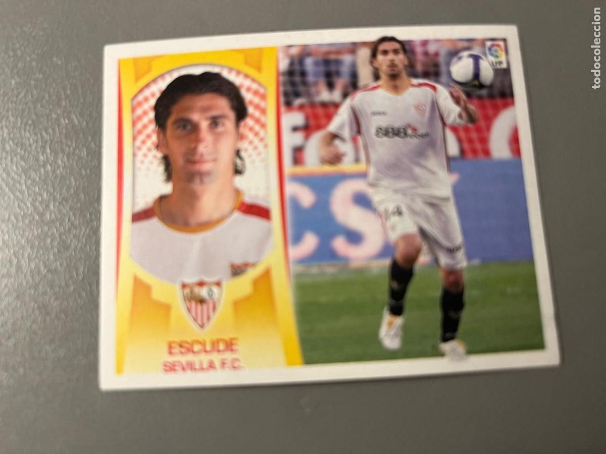 Figurine di Calcio: N&ordm; 4 ESCUDE SEVILLA F.C. ESTE LIGA 09 10