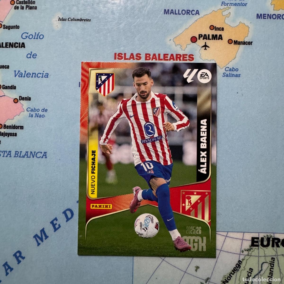 Cromos de f&uacute;tbol: Alex Baena nuevo fichaje n&uacute;mero 447 del atl&eacute;tico de Madrid Megacracks 25-26 2025-2026