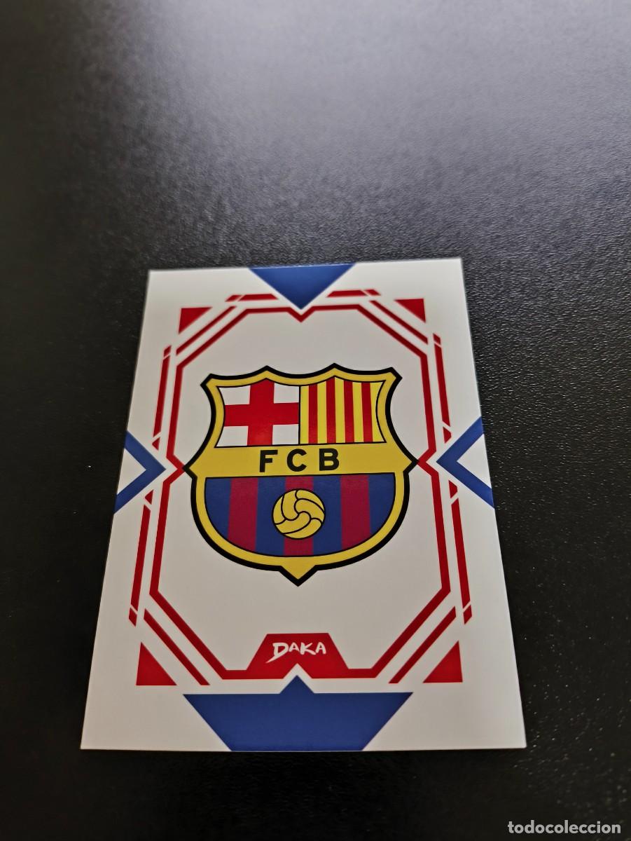 Cromos de Futebol: FCB-32-A ESCUDO BARCELONA DAKA BARCELONA 2025 2026 25 26 NO PANINI LIGA ESTE TOPPS