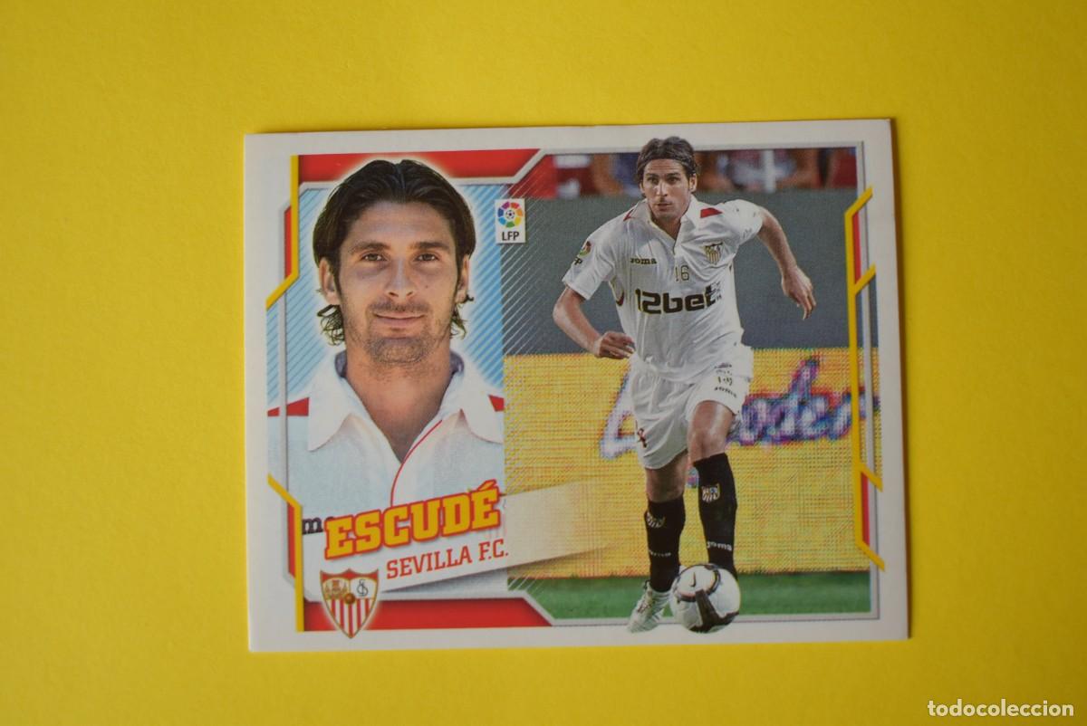 Cromos de F&uacute;tbol: Cromo Liga 2010 2011. 10 11. Escud&eacute;. Sevilla. N &ordm; 4. Colecciones ESTE. Sin pegar