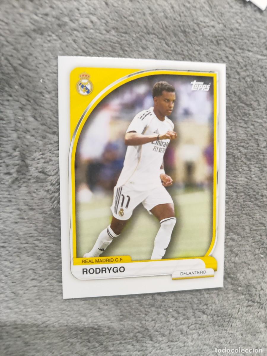 Fu&szlig;ball-Sticker: 19 TIN REAL MADRID 25 26 RODRYGO BASE CARD TOPPS 2025 2026