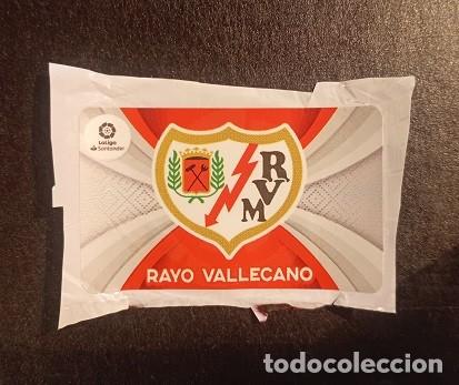 Cromos de F&uacute;tbol: ESCUDO RAYO VALLECANO CROMO ADHESIVO CHICLE CHICLES PANINI LIGA EDICIONES ESTE 2021 2022 21 22
