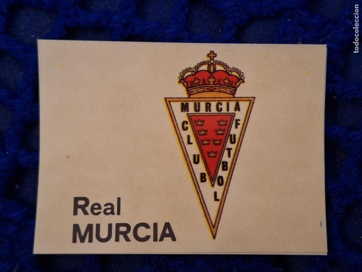 Cromos de F&uacute;tbol: D alb FUTBOL PREMIO LIGA 83 84 MAGA escudo real Murcia versi&oacute;n blanco no plateado nunca pegado