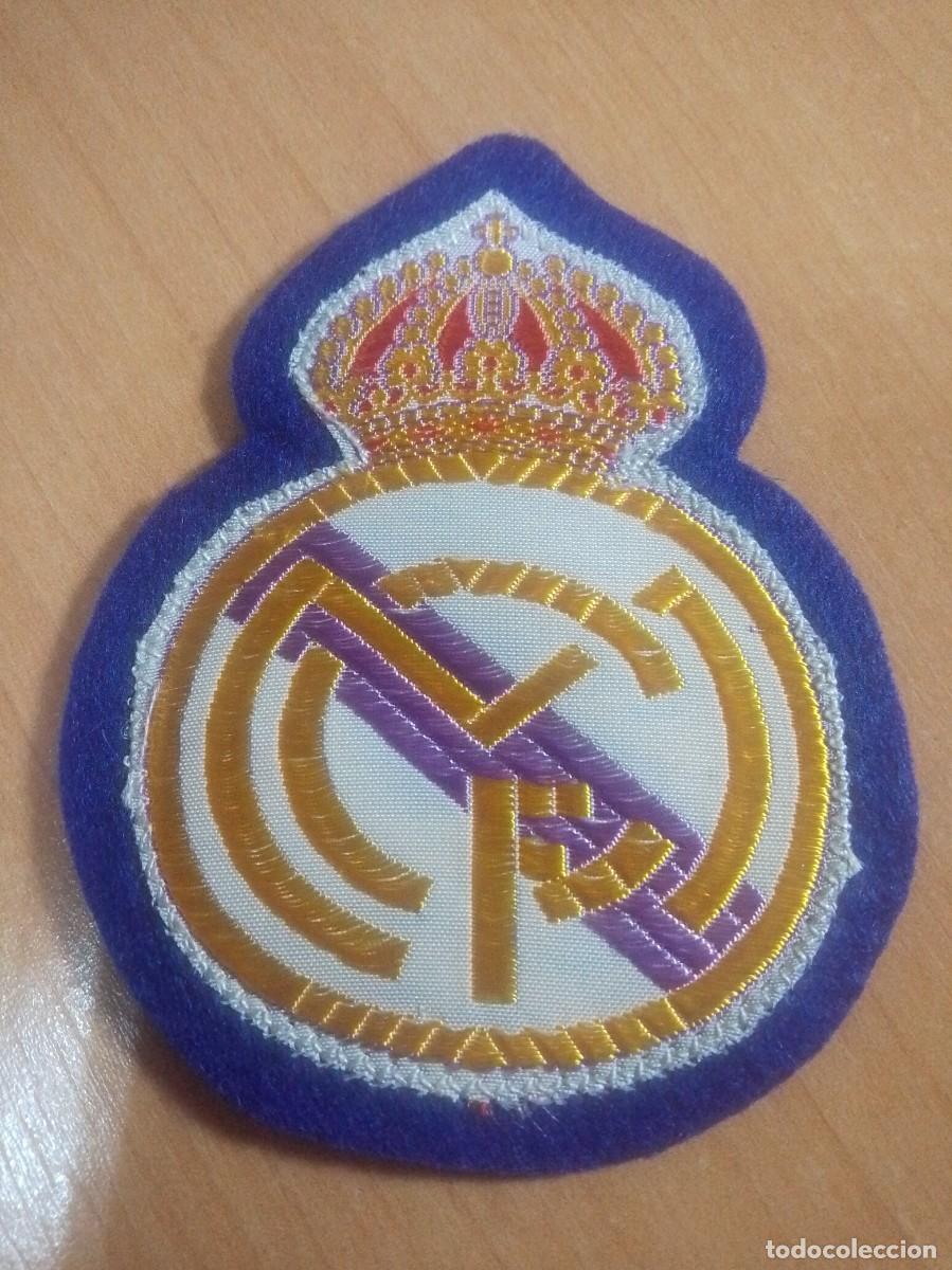 Cromos de F&uacute;tbol: ANTIGUO ESCUDO A&Ntilde;OS 60-70 REAL MADRID BORDADO TELA