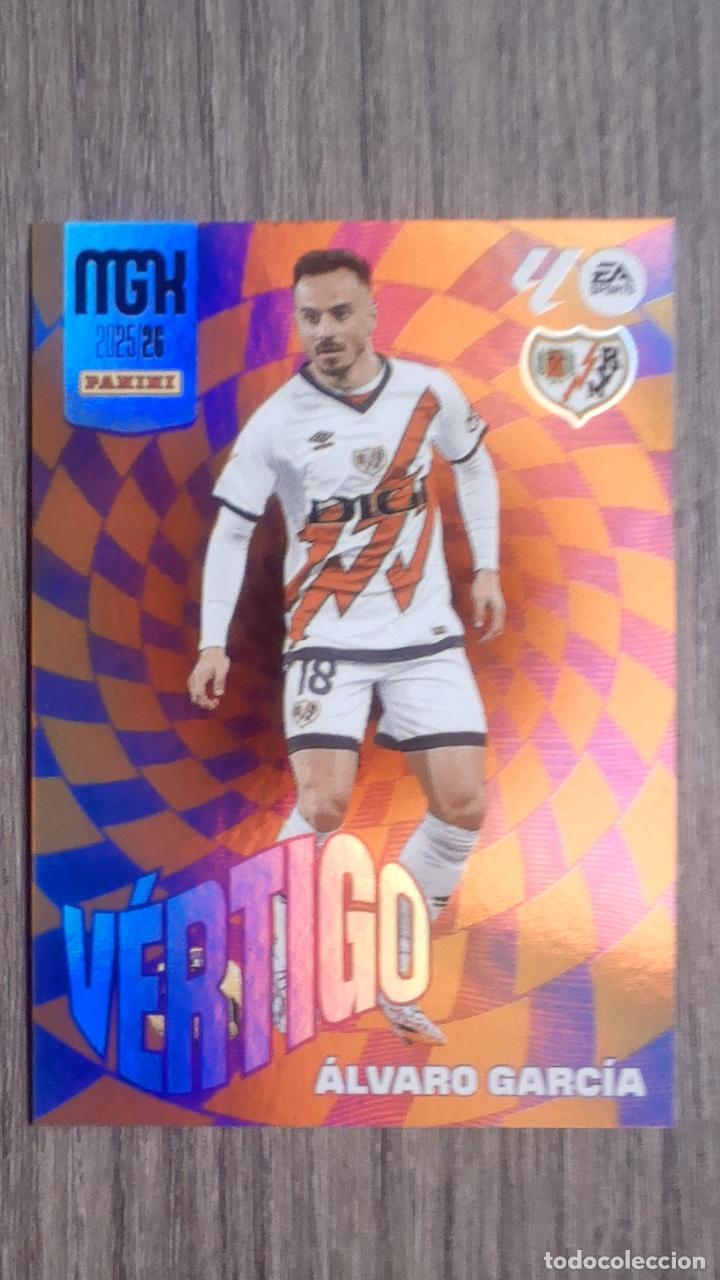 Figurine di Calcio: 379 V&Eacute;RTIGO &Aacute;lvaro Garc&iacute;a (Rayo Vallecano) - MGK Megacracks 2025 2026 25 26