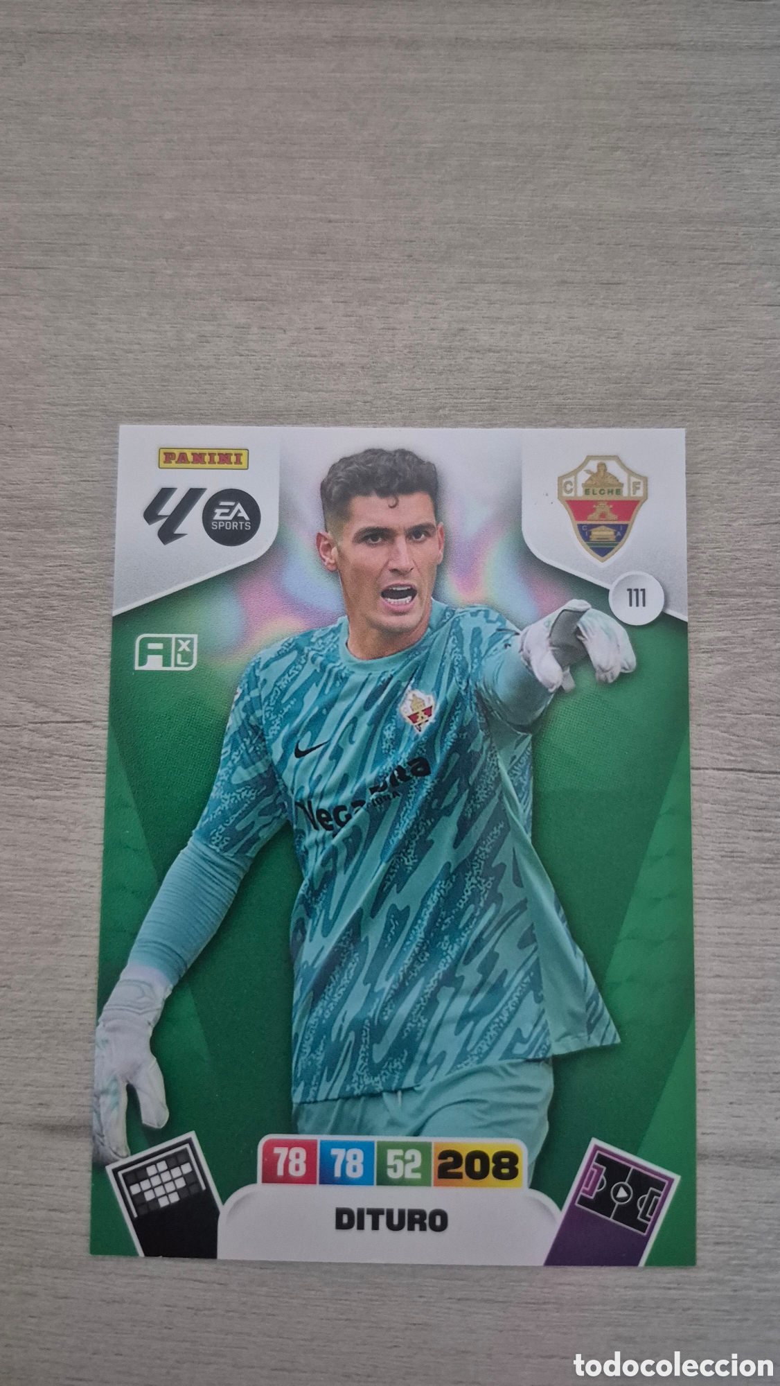 Fu&szlig;ball-Sticker: N&deg;111 Elche Dituro Adrenalyn 25/26