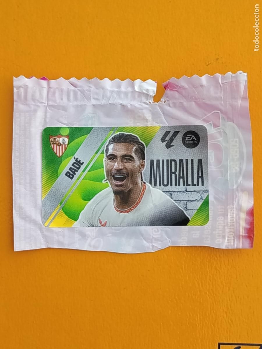 Cromos de f&uacute;tbol: BAD&Eacute;. MURALLA. SEVILLA FC. CHICLES LIGA ESTE 2025-26. PANINI