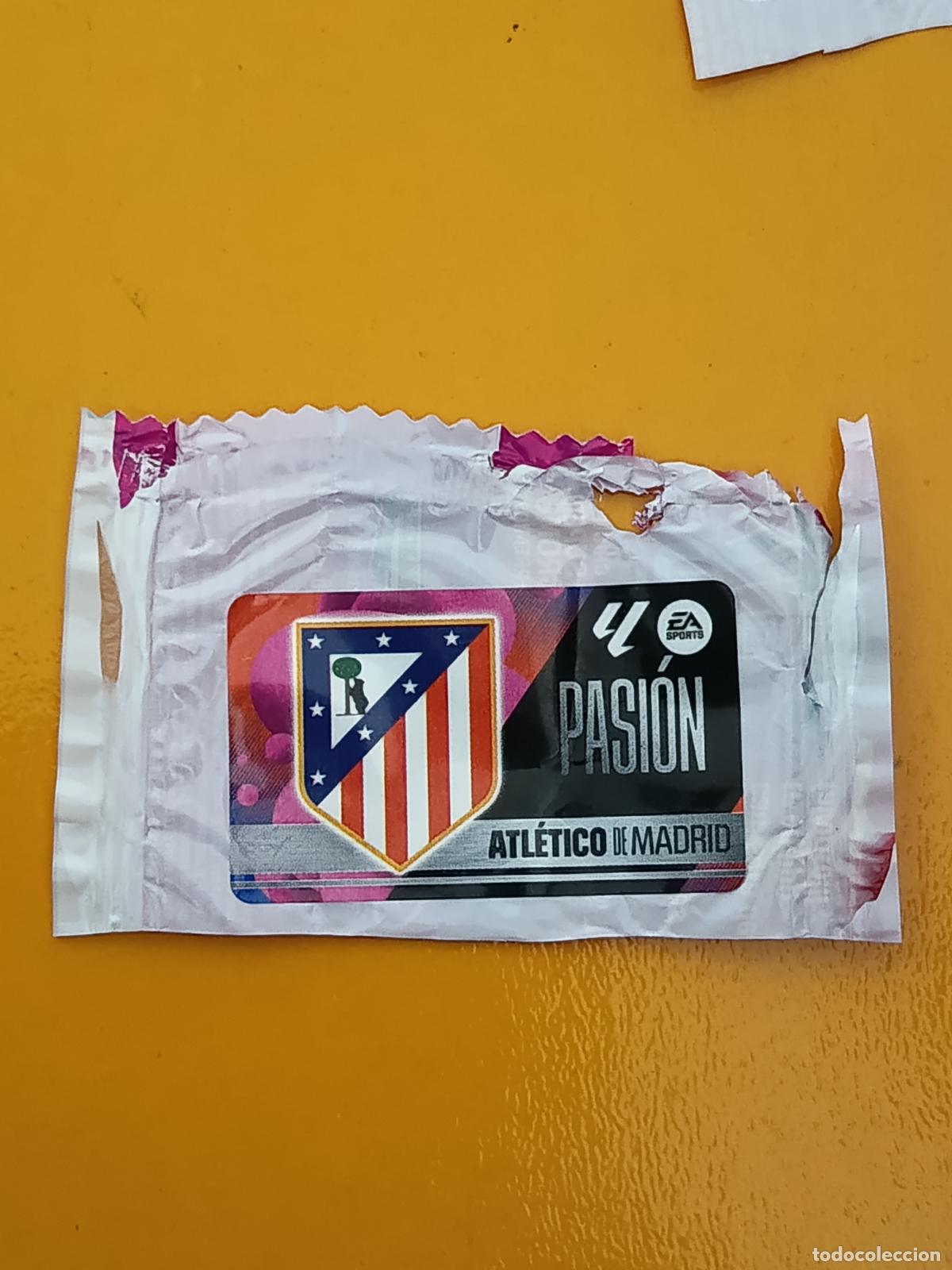 Cromos de f&uacute;tbol: ESCUDO PASI&Oacute;N. ATL&Eacute;TICO DE MADRID. CHICLES LIGA ESTE 2025-26. PANINI