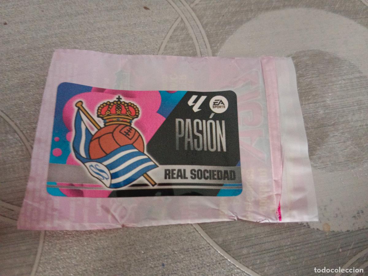 Cromos de F&uacute;tbol: TEMPORADA 2025 2026 25 26 CHICLE ESCUDO REAL SOCIEDAD CHICLES ESTE