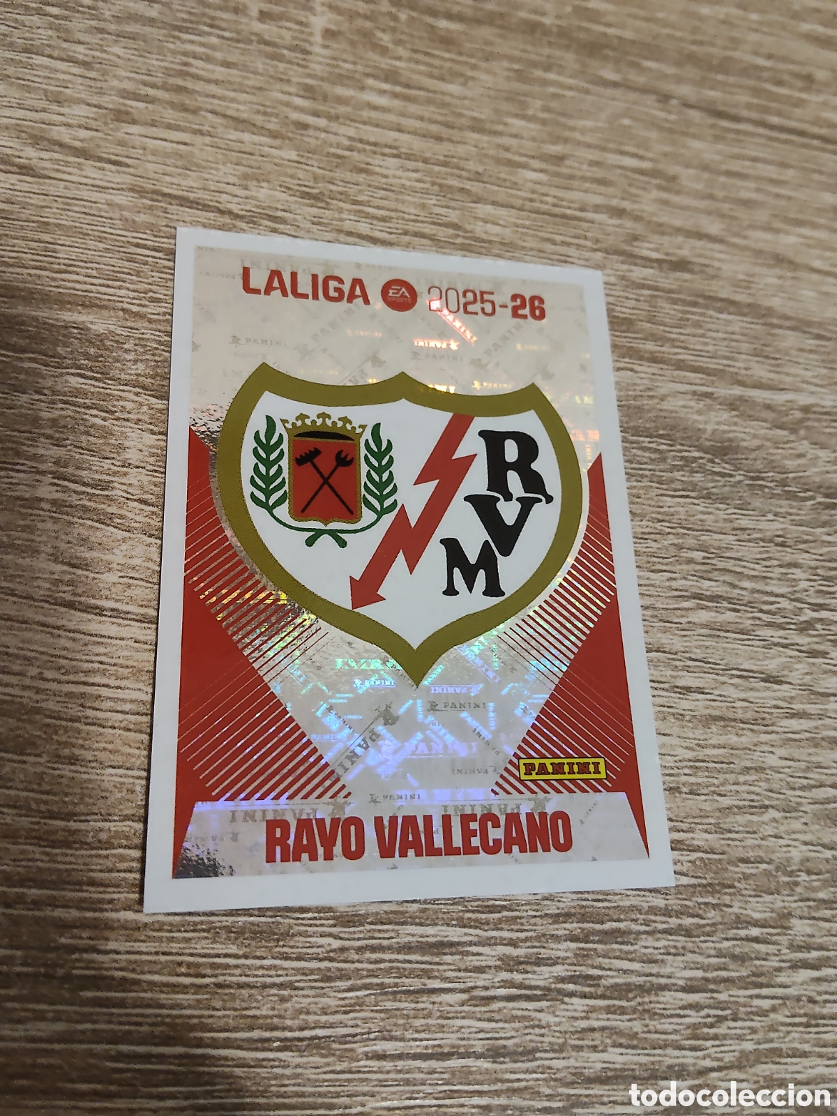 Cromos de F&uacute;tbol: Escudo Rayo Vallecano liga 2025 2026 25 26 ediciones este
