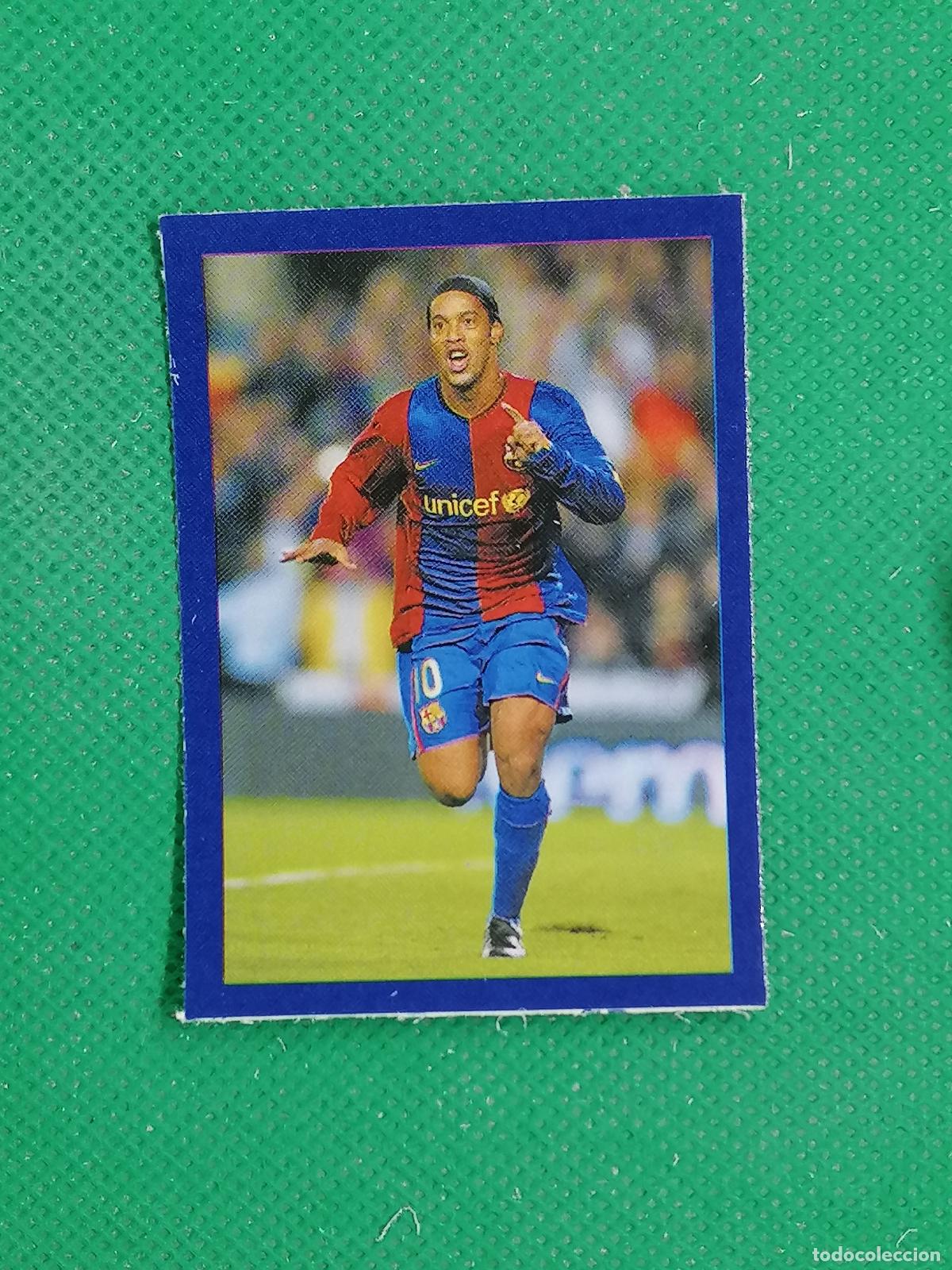 Cromos de F&uacute;tbol: 113 RONALDINHO BICYCLE 06 MAGIC MOMENTS ⚽ TOPPS BARCELONA STICKERS 2025 2026 25 26 ⚽