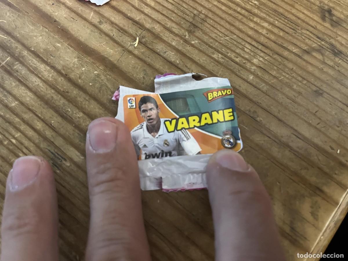 Cromos de f&uacute;tbol: CROMO PEGATINA CHICLE PANINI ALBUM LIGA ESTE 12 13 2012 2013 REAL MADRID VARANE BRAVO