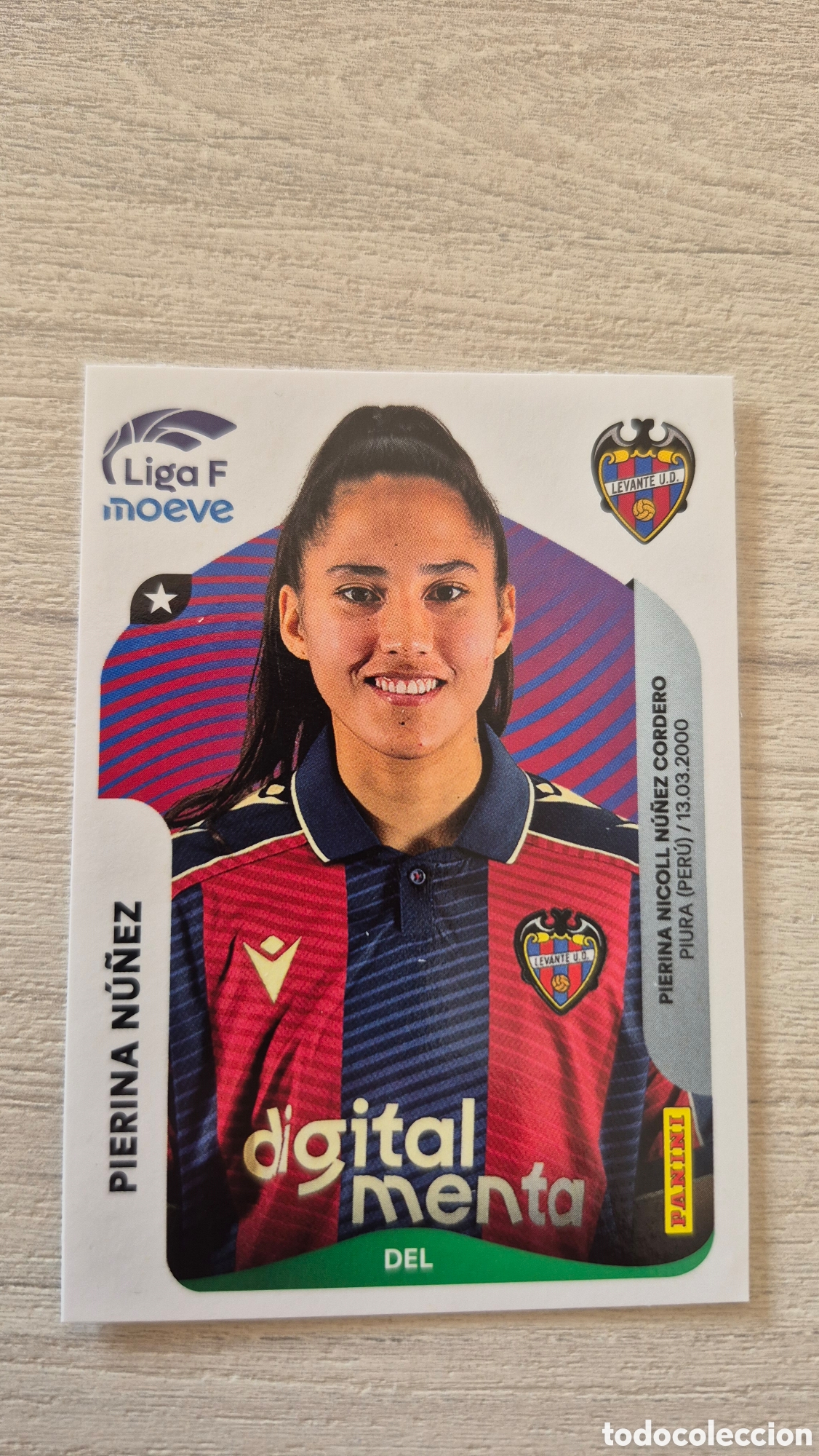 Fu&szlig;ball-Sticker: N&deg;240 Levante UD Pierina Nu&ntilde;ez Liga Femenina 25/26