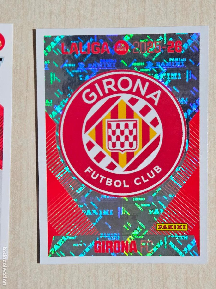 Cromos de F&uacute;tbol: CROMO N&ordm; 1 ESCUDO - GIRONA - EDICIONES ESTE 2025-26 - 25/26 (NUEVO)