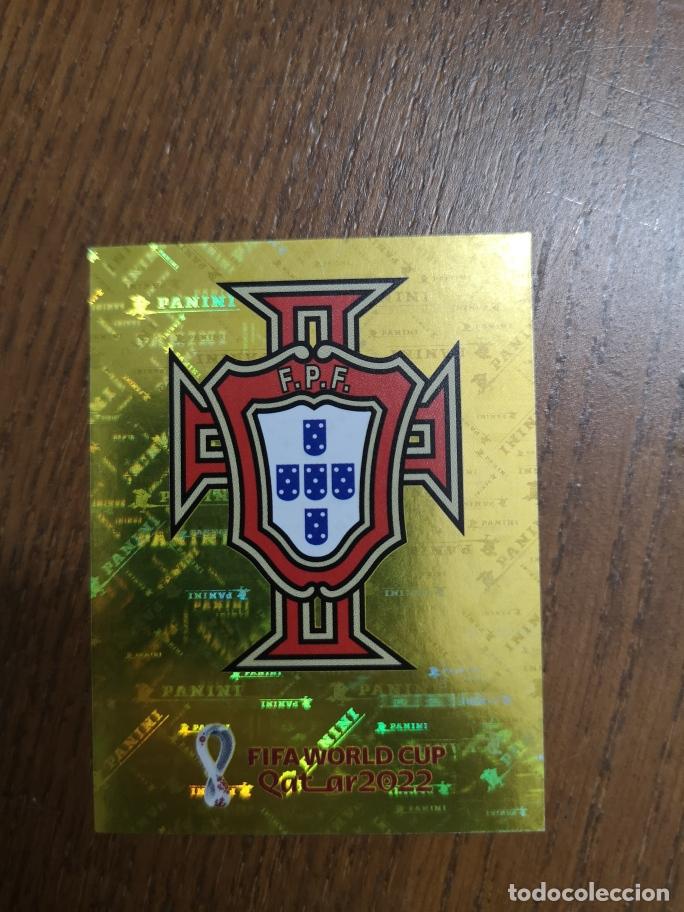 Cromos de F&uacute;tbol: POR2 ESCUDO DE LA SELECCI&Oacute;N DE F&Uacute;TBOL DE PORTUGAL, QATAR 2022
