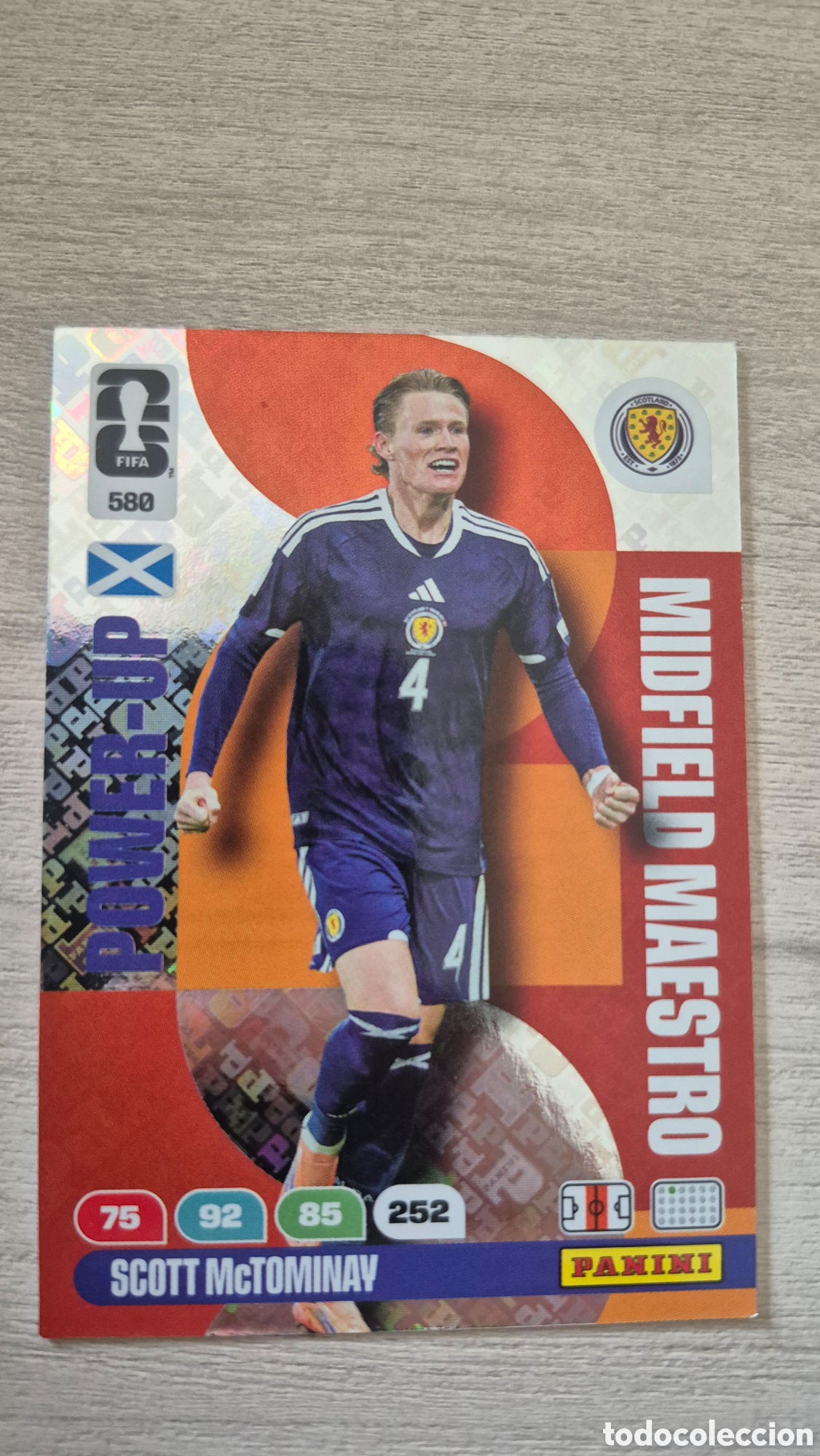 Figurine di Calcio: N&deg;580 Power-Up Midfield Maestro Scott Mctominay Adrenalyn FIFA World Cup 2026