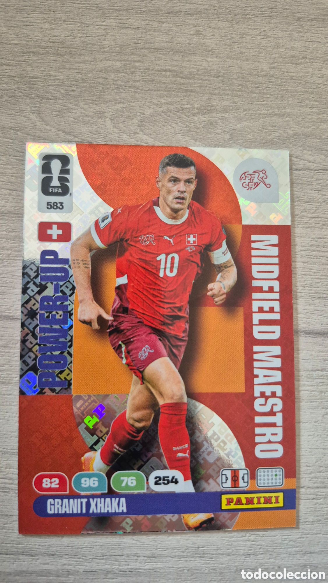 Figurine di Calcio: N&deg;583 Power-Up Midfield Maestro Granit Xhaka Adrenalyn FIFA World Cup 2026