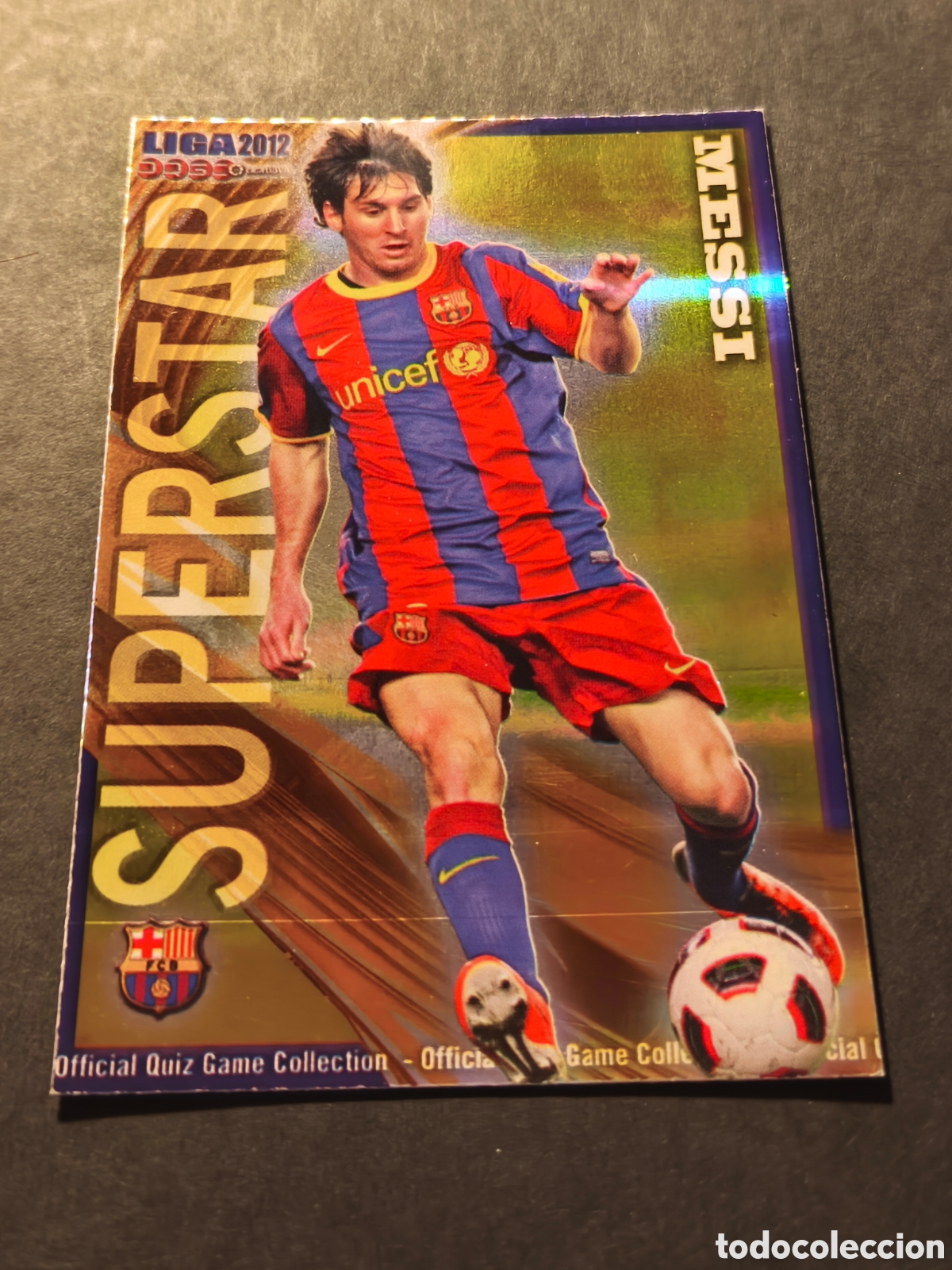 Fu&szlig;ball-Sticker: 26 MESSI SUPERSTAR FC BARCELONA MUNDICROMO FICHAS LIGA 2012 FONDO RAYAS HORIZONTALES