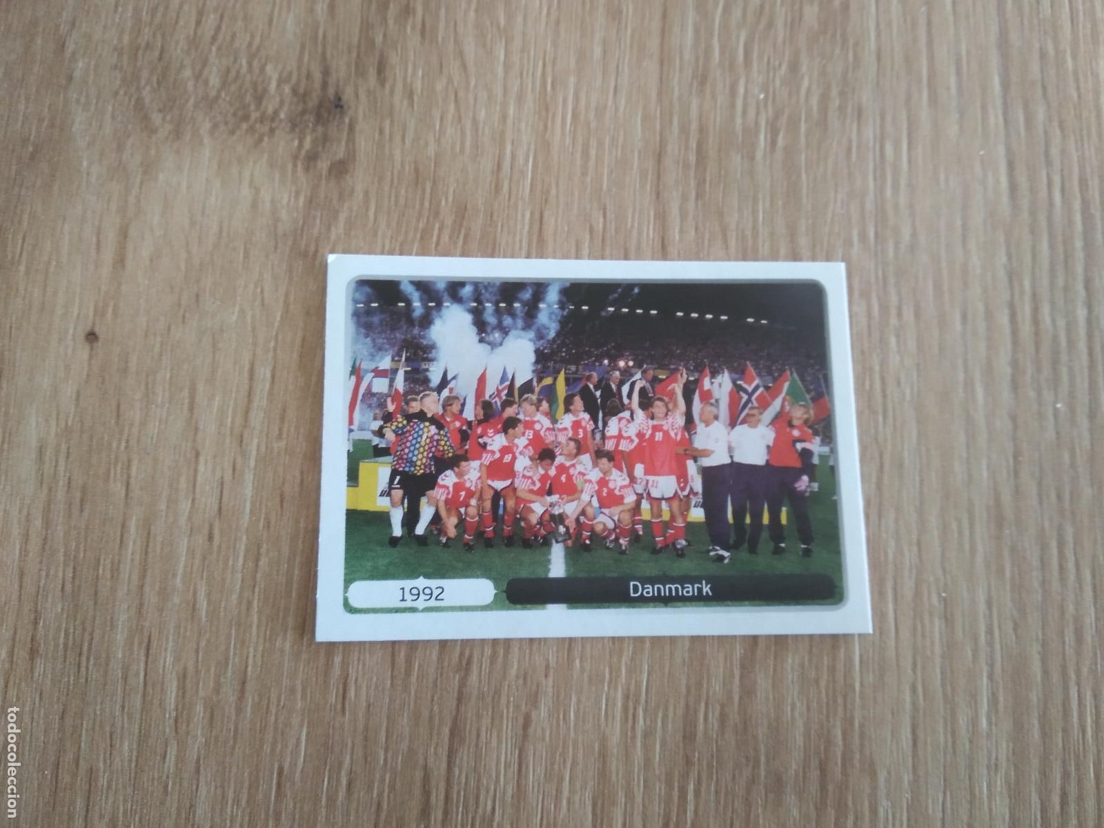 Fu&szlig;ball-Sticker: 530 EQUIPO PLANTILLA DINAMARCA 1992 CROMO FUTBOL PANINI EURO 2012 EURCOPA FONDO BLANCO