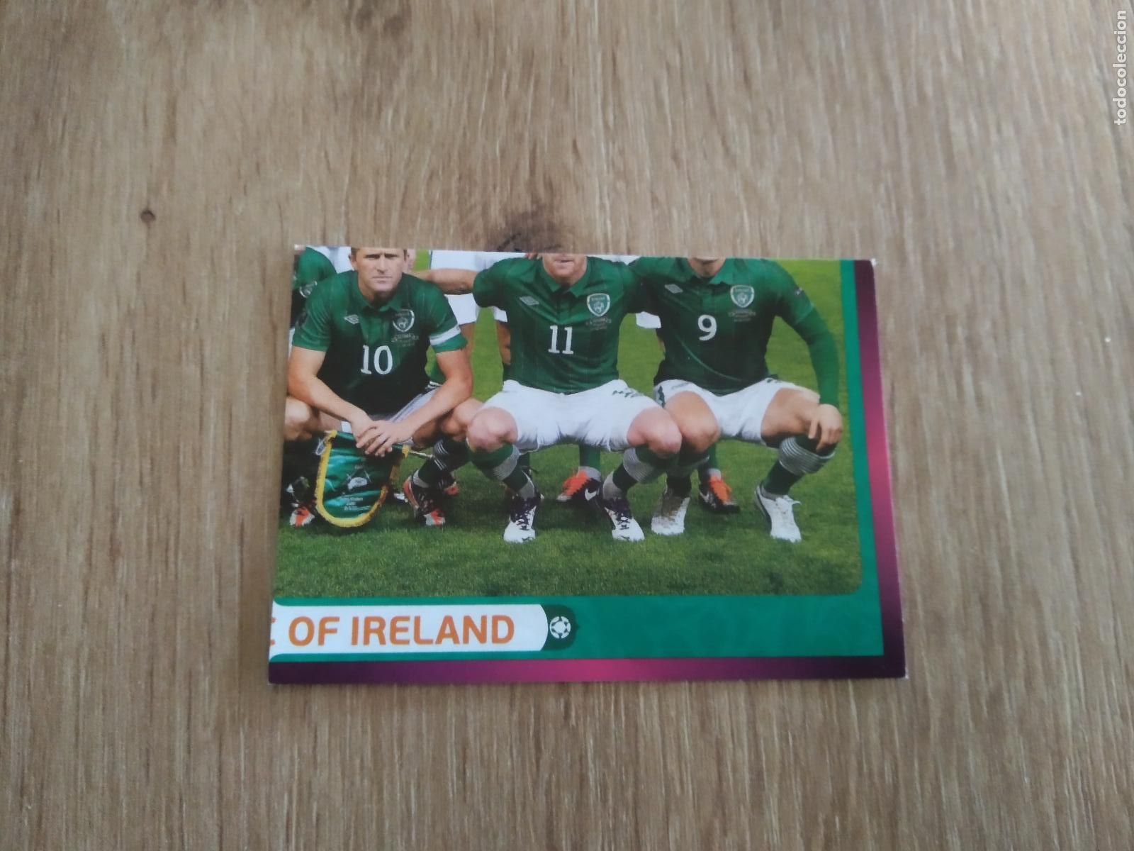 Cromos de F&uacute;tbol: 344 EQUIPO PLANTILLA IRLANDA CROMO FUTBOL PANINI EURO 2012 EURCOPA FONDO LILA