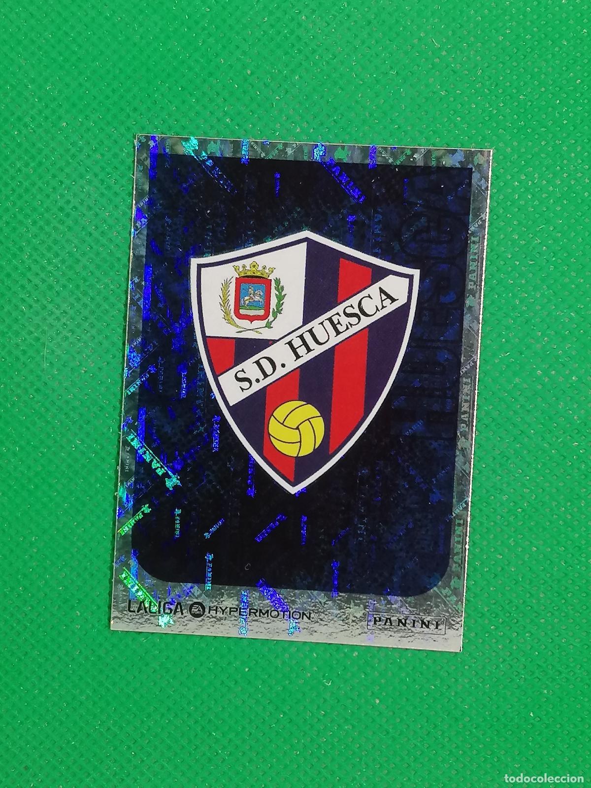 Cartes &agrave; collectionner de Football: 230 ESCUDO HUESCA ⚽ PANINI LIGA HYPERMOTION 25 26 2025 2026 ⚽