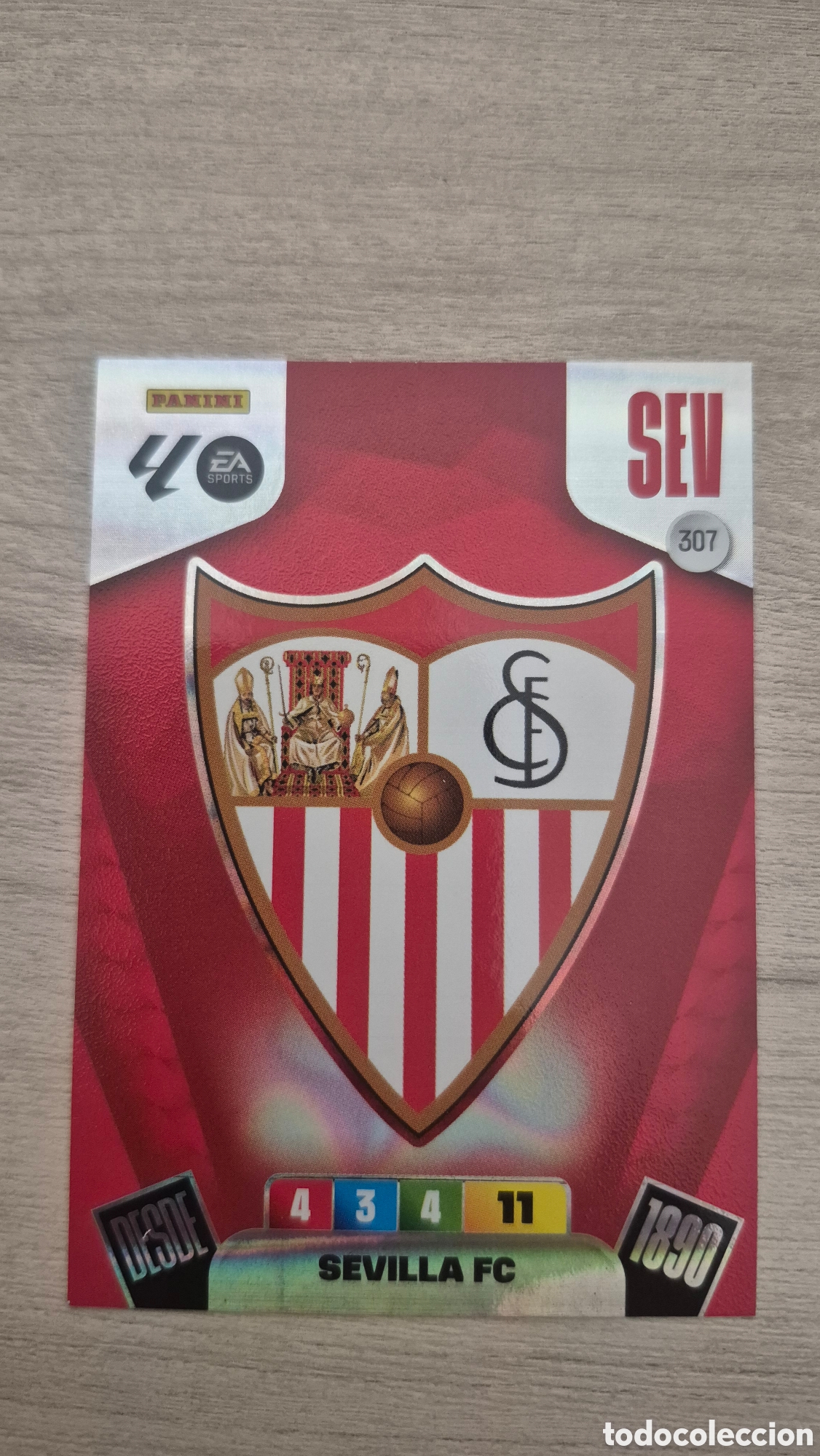 Fu&szlig;ball-Sticker: N&deg;307 Escudo Sevilla Adrenalyn 25/26