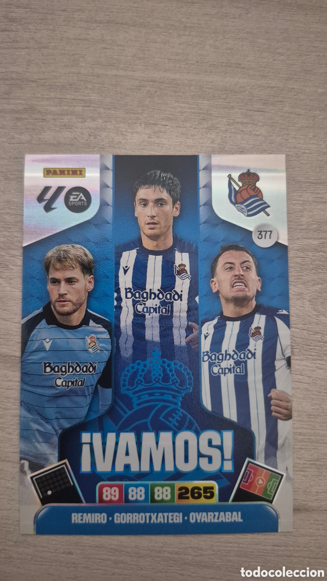 Fu&szlig;ball-Sticker: N&deg;377 Vamos Real Sociedad Adrenalyn 25/26