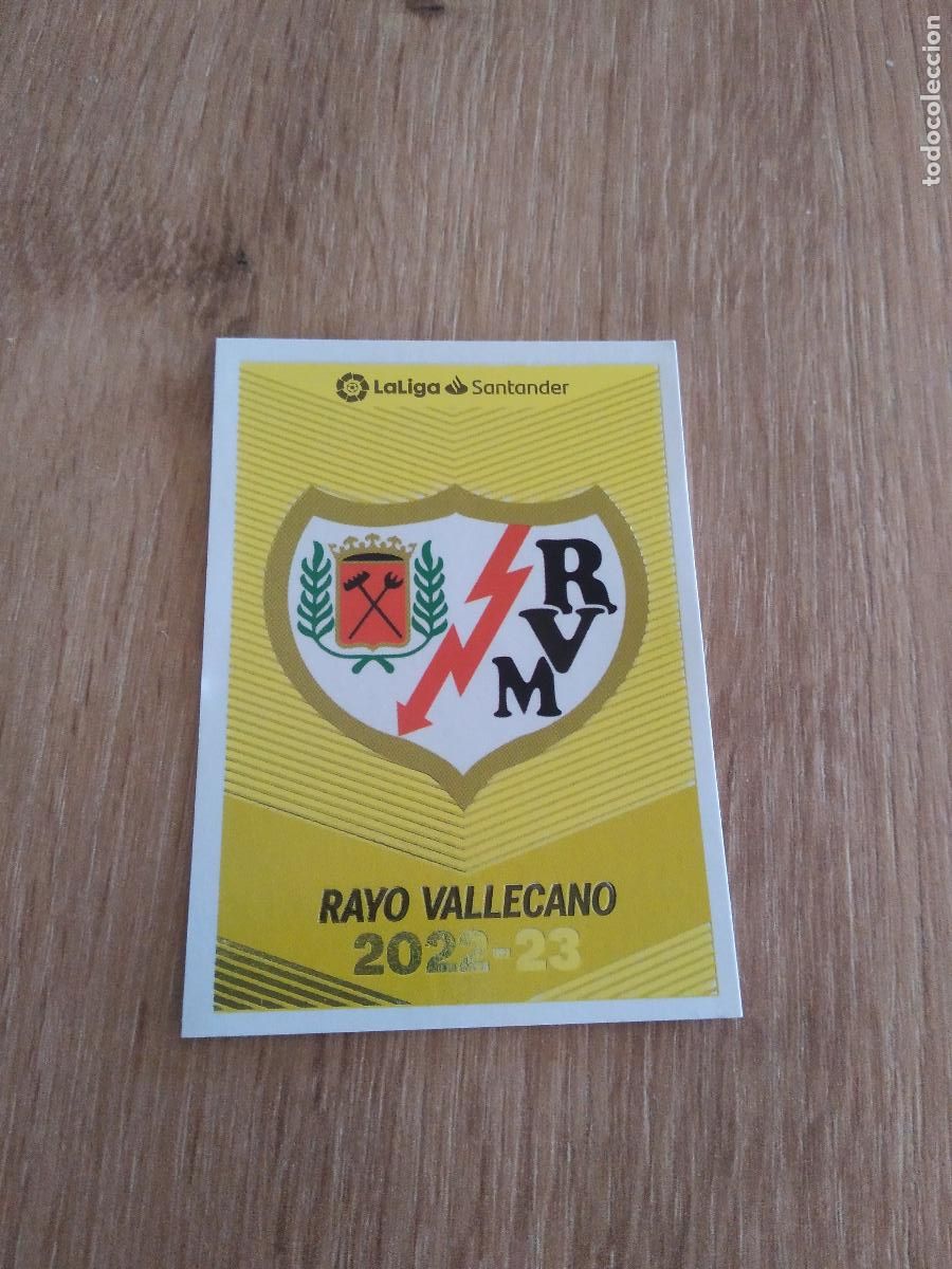 Cromos de F&uacute;tbol: 1 ESCUDO RAYO VALLECANO CROMO FUTBOL PANINI LIGA 22-23 EDICIONES ESTE 2022-2023