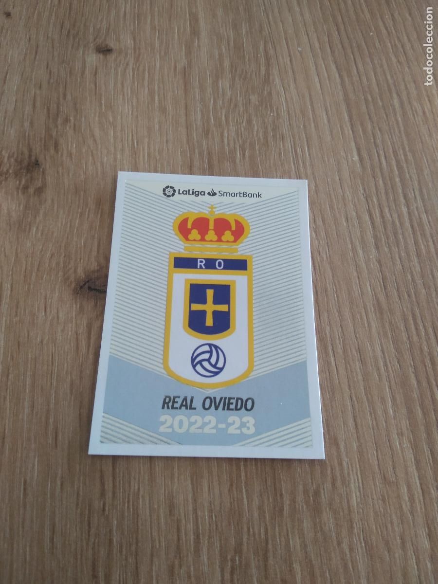 Cromos de F&uacute;tbol: 16 ESCUDO OVIEDO CROMO FUTBOL PANINI LIGA 22-23 EDICIONES ESTE 2022-2023