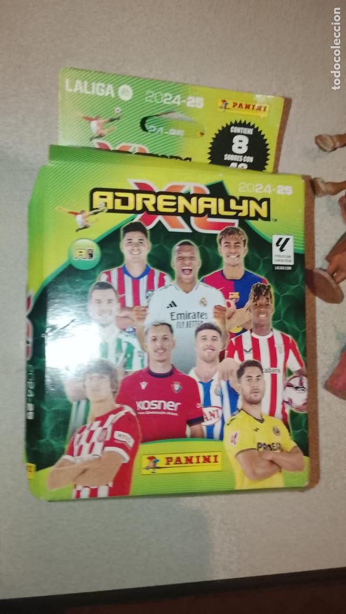 Cromos de F&uacute;tbol: CAJA SIN ABRIR CON 8 SOBRES ADRENALYN LIGA FUTBOL 2024 2025 CON 48 CARTAS