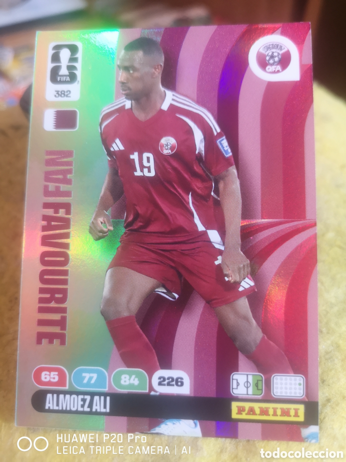 Cromos de F&uacute;tbol: ADRENALYN XL FIFA WORLD CUP 2026 FAN FAVOURITE ALMOEZ ALI 382