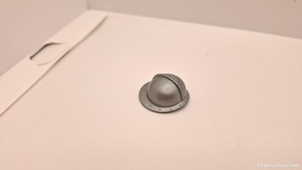 Football Stickers: PLAYMOBIL CASCO MEDIEVAL VIKINGO GUERRERO INDIO