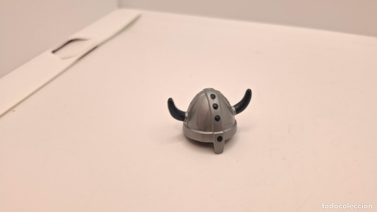 Fu&szlig;ball-Sticker: PLAYMOBIL CASCO MEDIEVAL VIKINGO GUERRERO INDIO