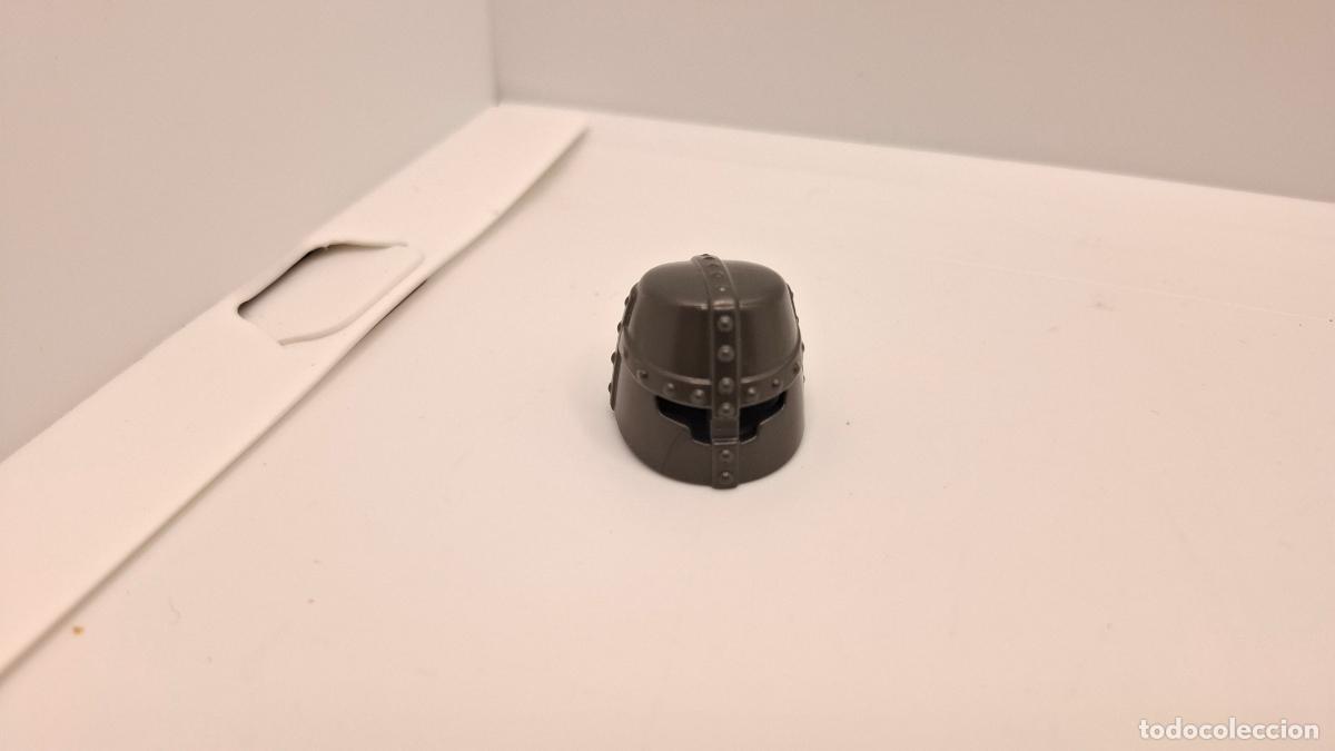 Football Stickers: PLAYMOBIL CASCO MEDIEVAL VIKINGO GUERRERO INDIO