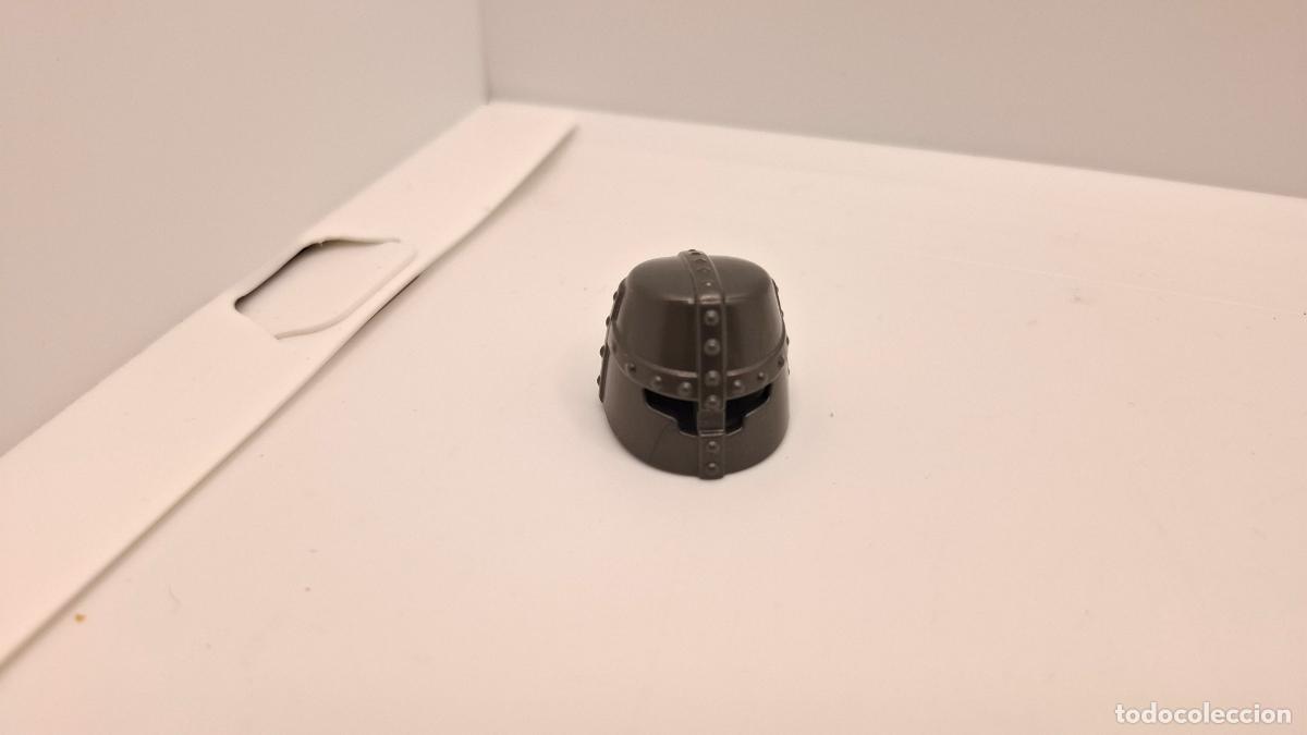 Football Stickers: PLAYMOBIL CASCO MEDIEVAL VIKINGO GUERRERO INDIO