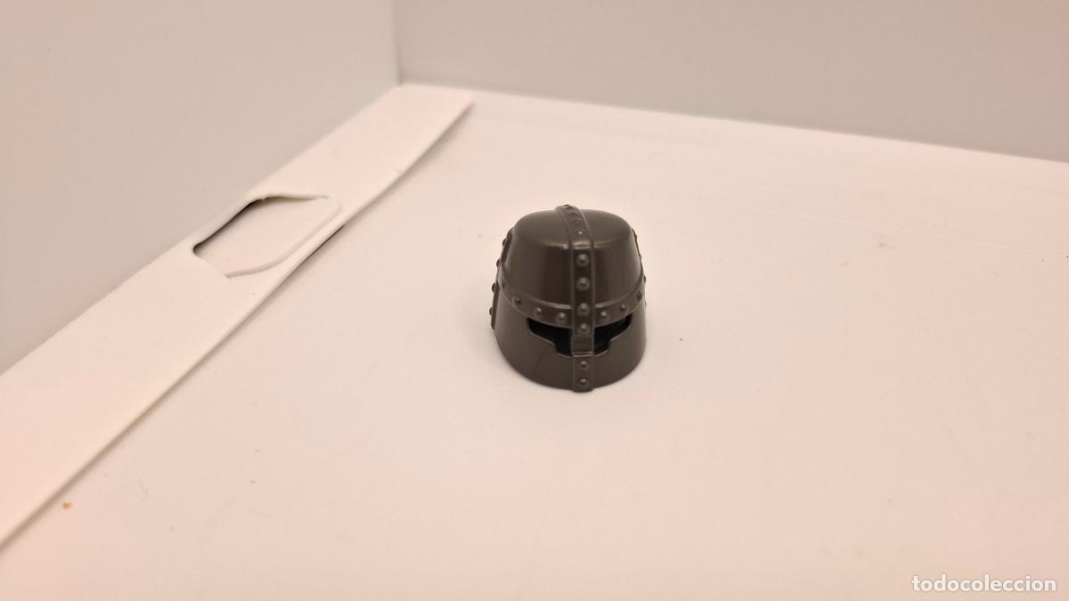 Football Stickers: PLAYMOBIL CASCO MEDIEVAL VIKINGO GUERRERO INDIO