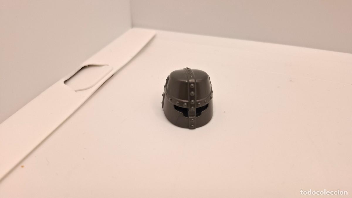 Football Stickers: PLAYMOBIL CASCO MEDIEVAL VIKINGO GUERRERO INDIO