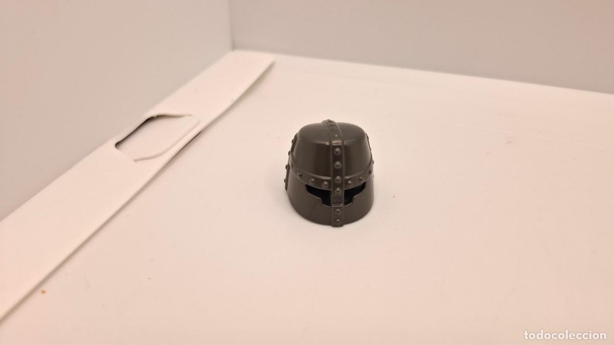 Football Stickers: PLAYMOBIL CASCO MEDIEVAL VIKINGO GUERRERO INDIO