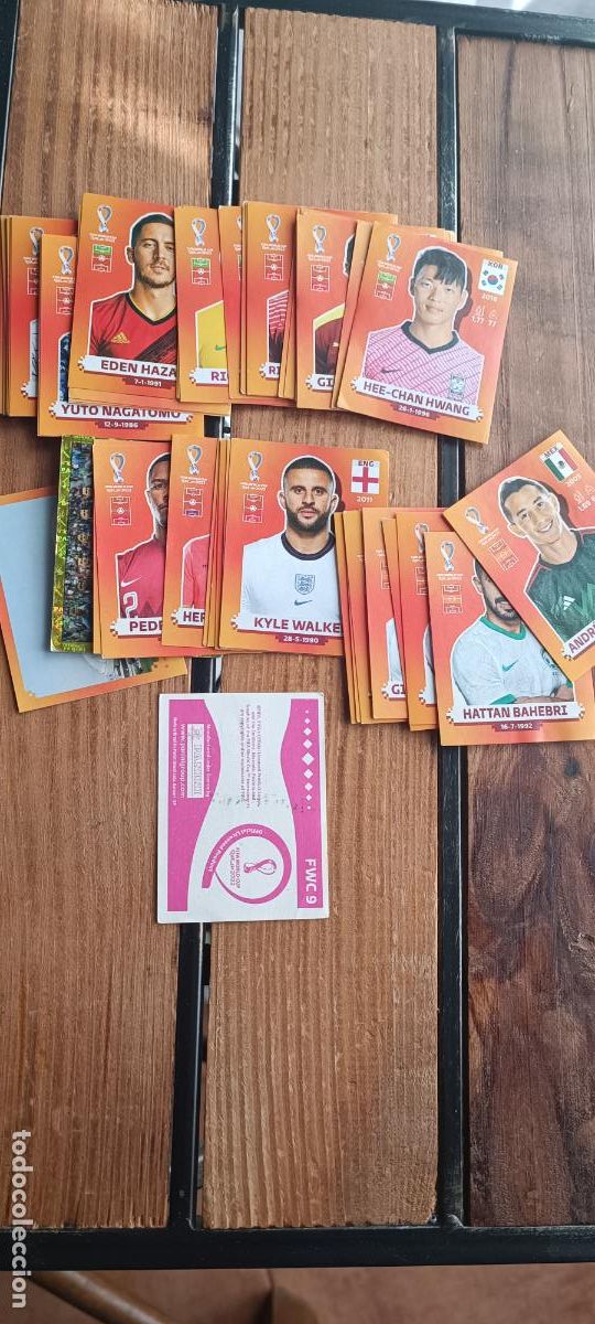 Cromos de F&uacute;tbol: LOTE DE 50 CROMOS NARANJA Y TRASERA ROSA MUNDIAL WORLD CUP QATAR 2022