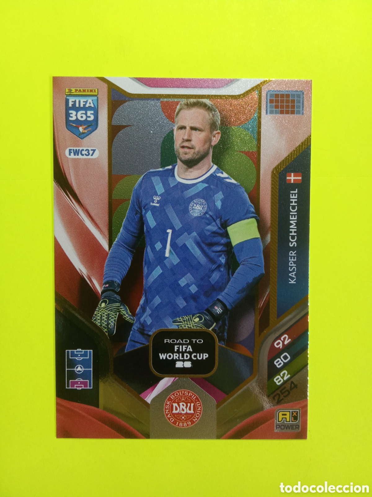 Fu&szlig;ball-Sticker: CROMO FWC 37 SCHMEICHEL DINAMARCA NORDIC EDITION FIFA 365 2026 ADRENALYN 25-26