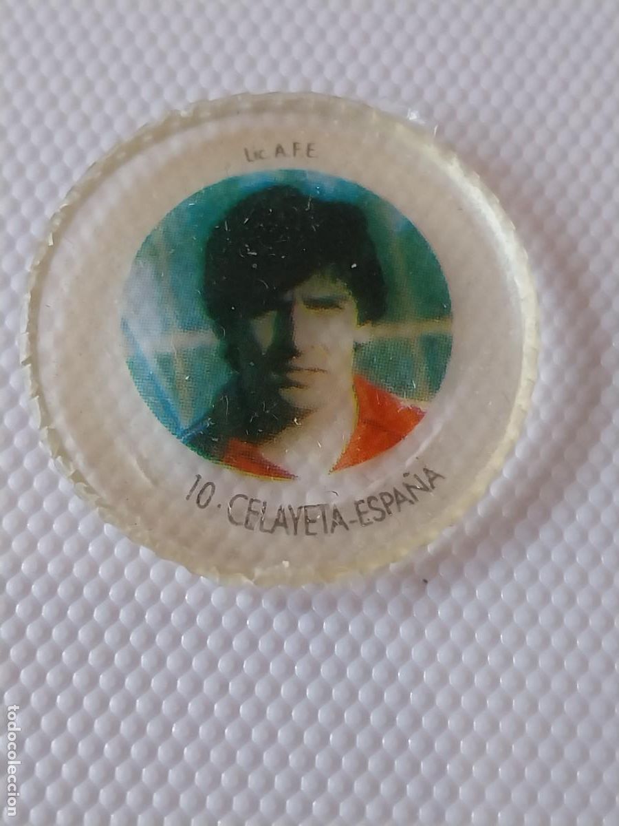 Cromos de F&uacute;tbol: CELAYETA COCA COLA TAPON CROMO PLASTICO 2.7CMS VINTAGE ORIGINAL SELECCION ESPA&Ntilde;OLA A.F.E
