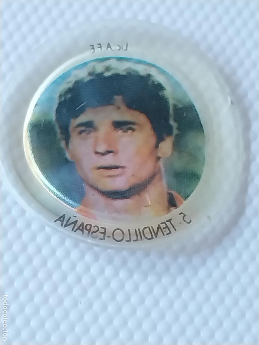 Cromos de F&uacute;tbol: TENDILLO COCA COLA TAPON CROMO PLASTICO 2.7CMS VINTAGE ORIGINAL SELECCION ESPA&Ntilde;OLA A.F.E