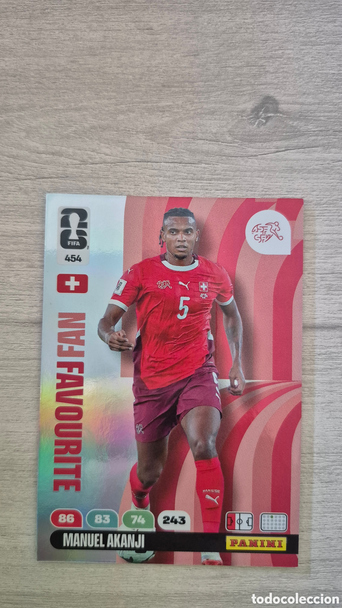 Cromos de F&uacute;tbol: N&deg;454 Fan Favourite Manuel Akanji Adrenalyn FIFA World Cup 2026