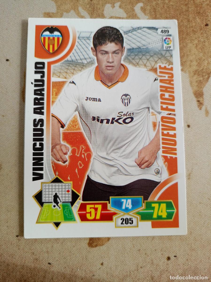 Fu&szlig;ball-Sticker: # Nuevo Fichaje 489 VINICIUS ARAUJO Adrenalyn 2013-14