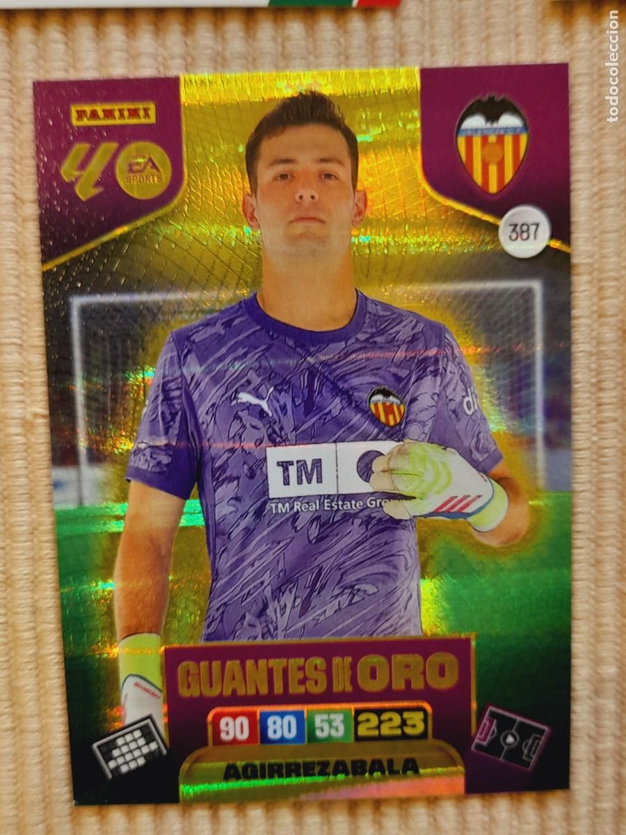 Fu&szlig;ball-Sticker: CAR 387 AGIRREZABALA (GUANTES DE ORO) VALENCIA CF LIGA 25-26 (2025 2026) ADRENALYN XL