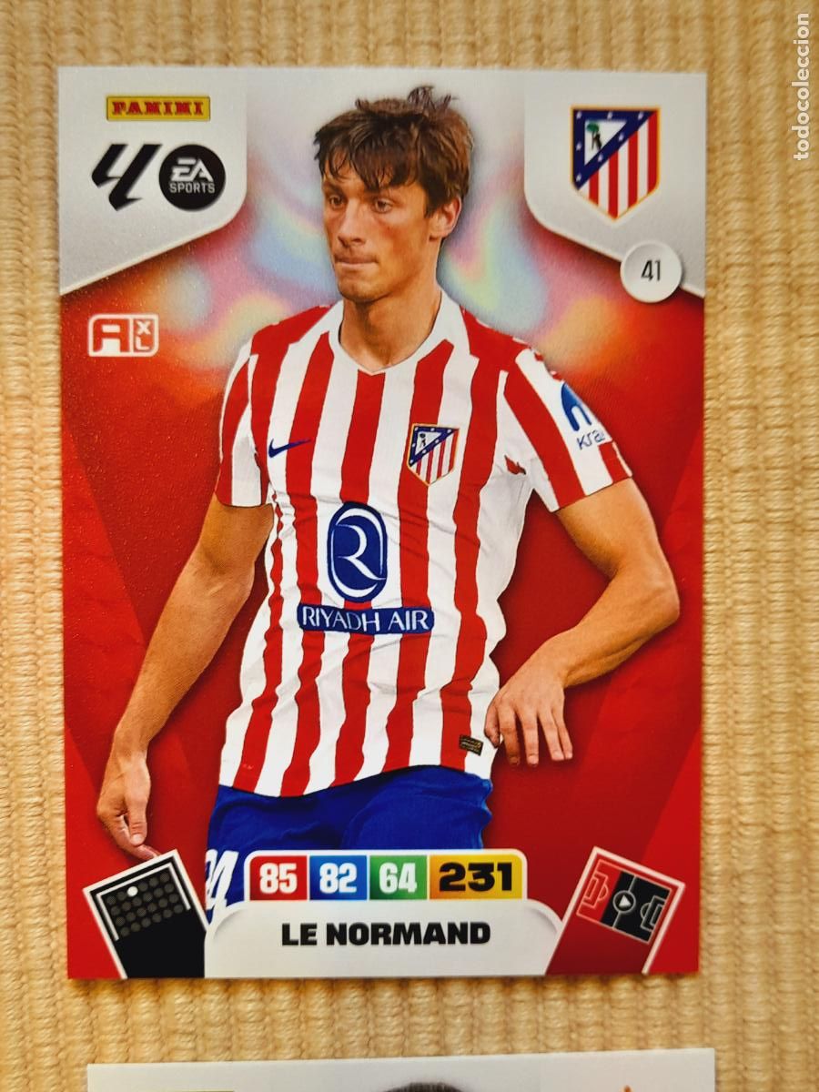 Fu&szlig;ball-Sticker: CAR 41 LE NORMAND (ATLETICO MADRID) LIGA 25-26 (2025 2026) ADRENALYN XL