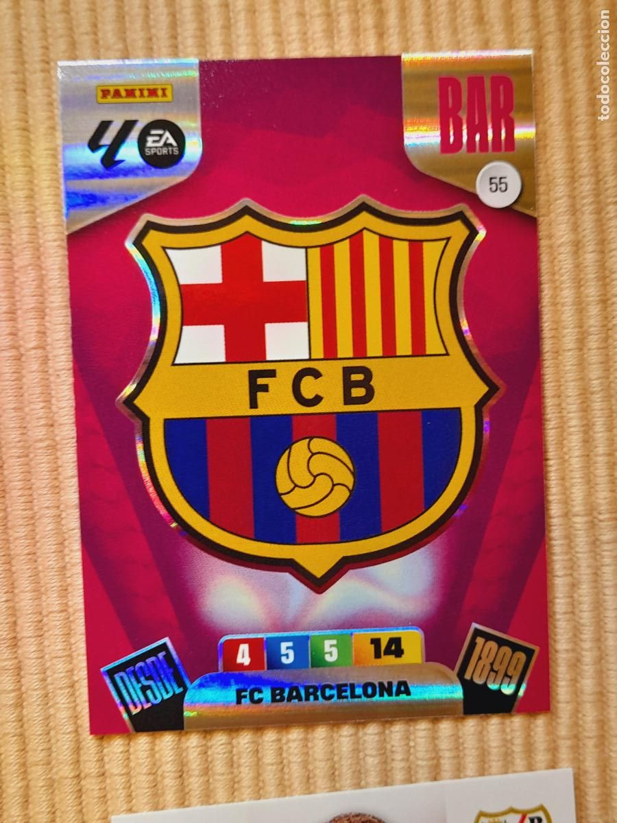 Football Stickers: CAR 55 ESCUDO (FC BARCELONA) LIGA 25-26 (2025 2026) ADRENALYN XL