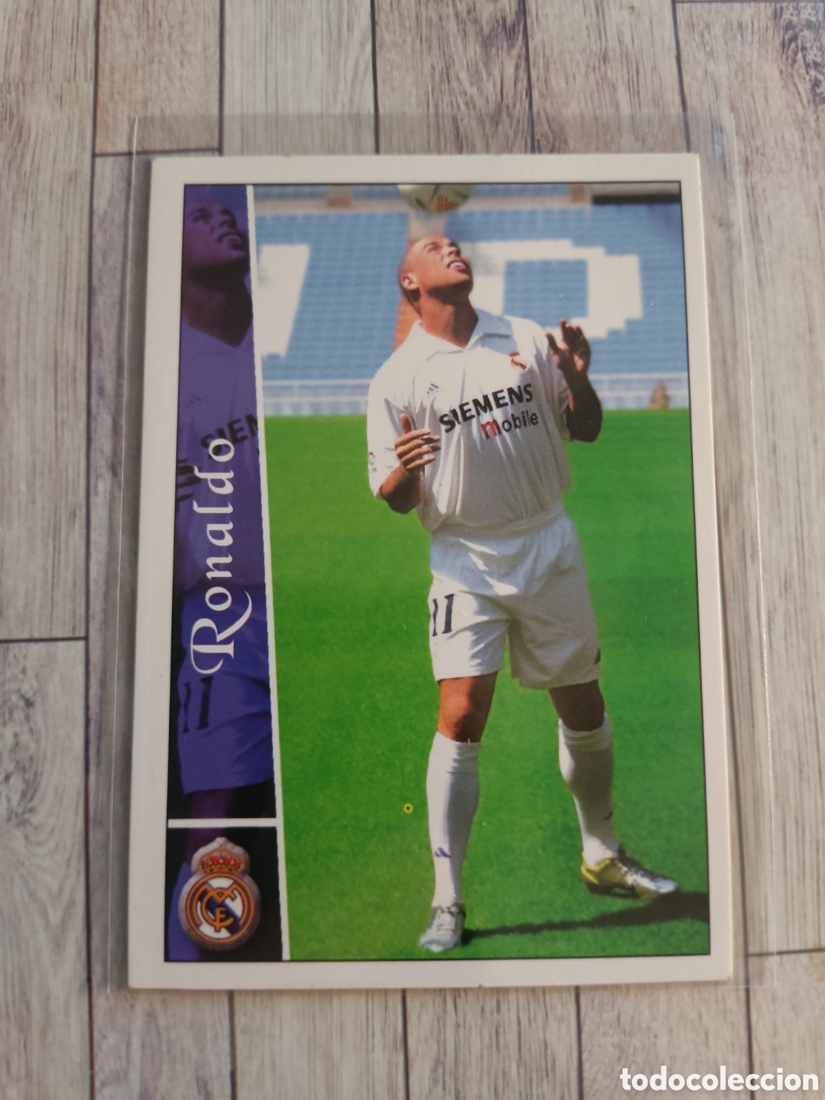 Fu&szlig;ball-Sticker: 76 RONALDO NAZARIO REAL MADRID ROOKIE MUNDICROMO LAS FICHAS DE LA LIGA 2002 2003 02 03