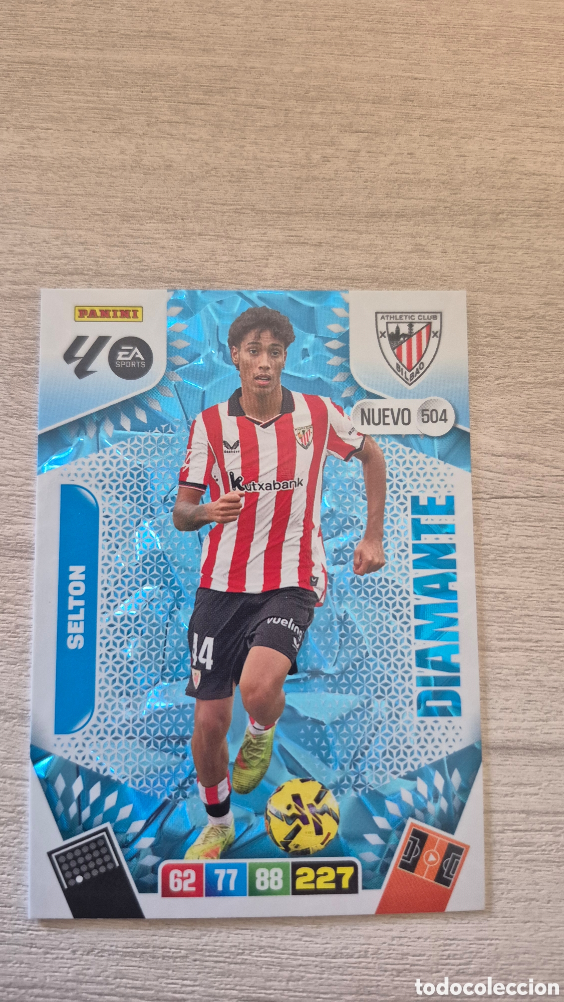 Fu&szlig;ball-Sticker: N&deg;504 Nuevo Diamante Selton Adrenalyn 25/26